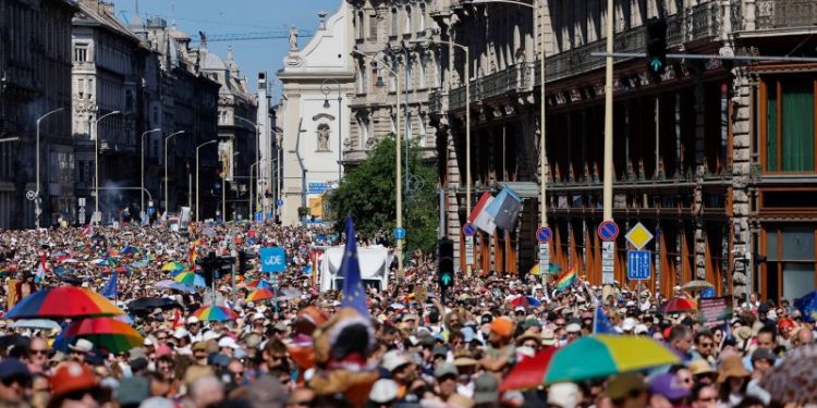 Big crowds gather in Hungarian capital to defy ban on Budapest Pride
